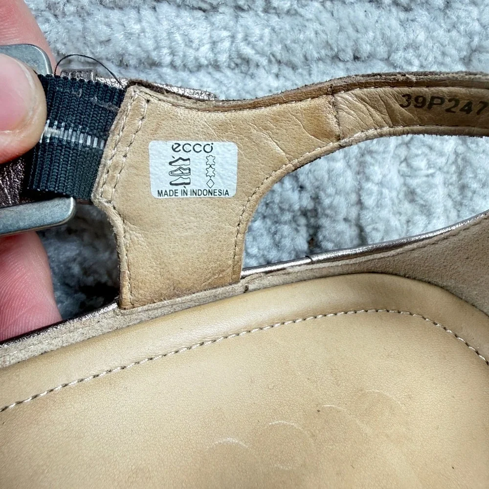 Ecco these wedge